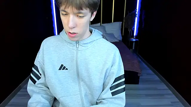 markbranston (M twink) - i am in boxers