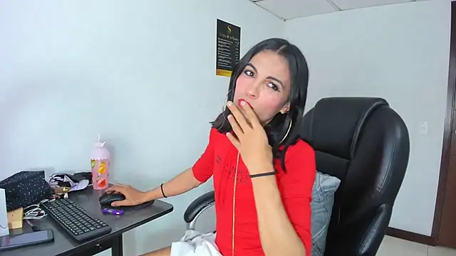 Aisha_hotts777 webcam