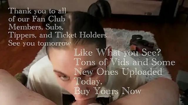 RhiCon Live Webcam on Stripchat