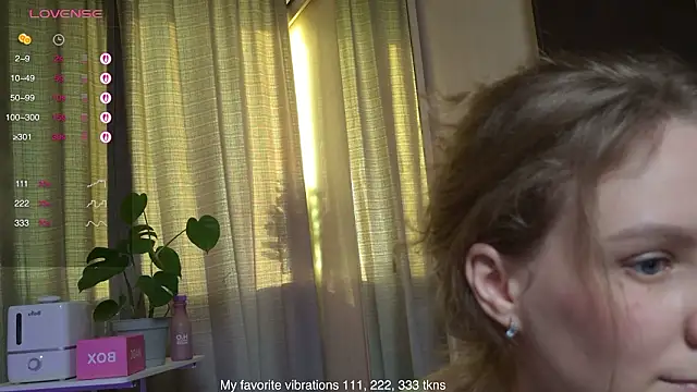 Hot_Thumbelina webcam