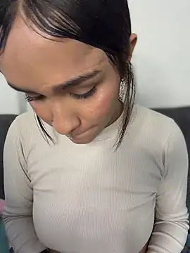 Webcam Model (Isabella-Teen)  is live.Free join now!