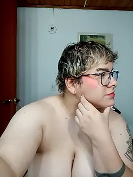 amalia_love (F young) - Pussy open