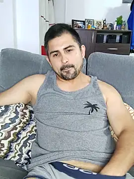 bradd_32 (M young) - CLOSE UP CUMSHOT