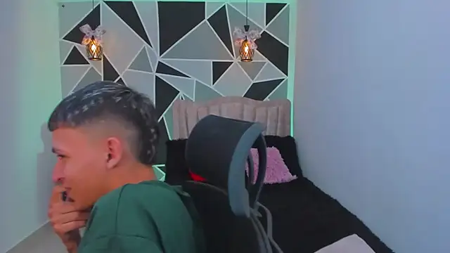 juan_nd_steven - Juan_Nd_Steven's free webcam - UK Sex Cams