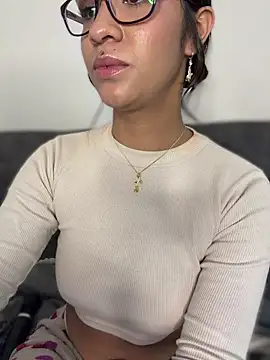 Webcam Model (Isabella-Teen)  is live.Free join now!