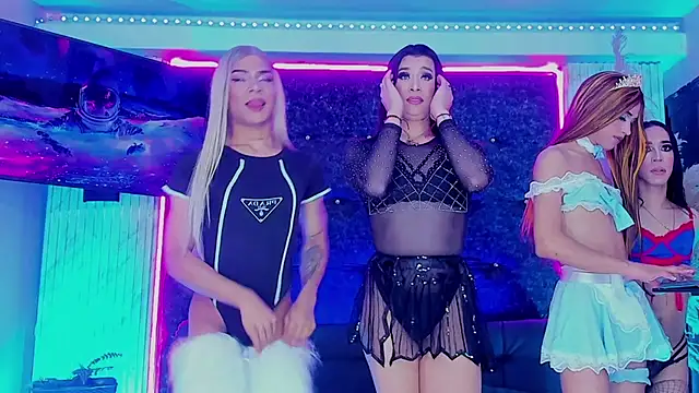 queens_wonders_blonders (Ask my age) - 🎀🦋MAKE US HAPPY AND HORNYS GIRLS 🦋🎀