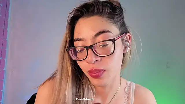 Carolblonde webcam
