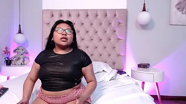 kiri_black_ - Kiri_Black_'s free webcam - UK Sex Cams