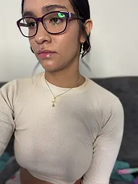 Webcam Model (Isabella-Teen)  is live.Free join now!