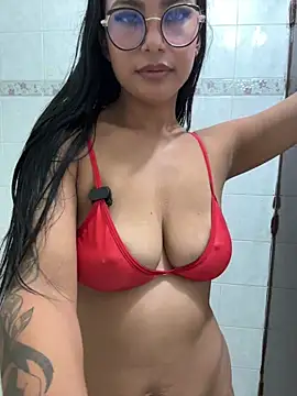 Webcam Model (daphnevans)  is live.Free join now!