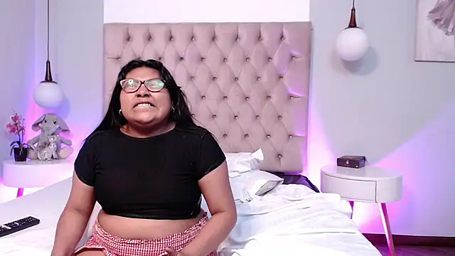 kiri_black_ - Kiri_Black_'s free webcam - UK Sex Cams