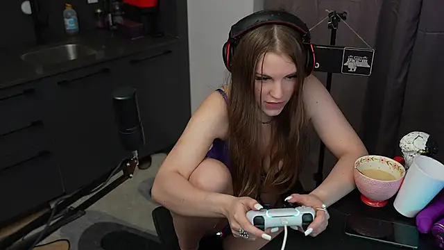 elliepixie Live Webcam on Stripchat