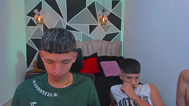 Juan_Nd_Steven's live cam