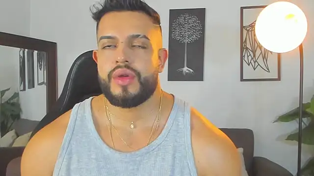 justin_kingx7 - Justin_kingX7's free webcam - UK Sex Cams