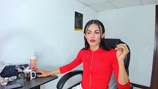 Aisha_hotts777 webcam