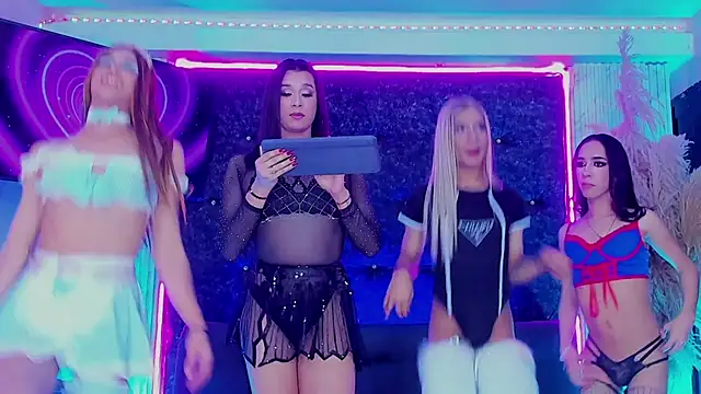 Queens_Wonders_Blonders