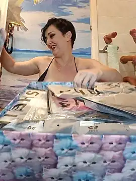 lucillabollente (F mature) - Let me start my day with a big smile ❤️