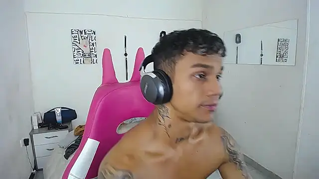 leonard_price - Leonard_Price's free webcam - UK Sex Cams