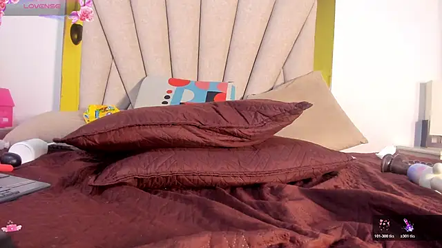 vahiolet_fuentes (F young) - ride dild back