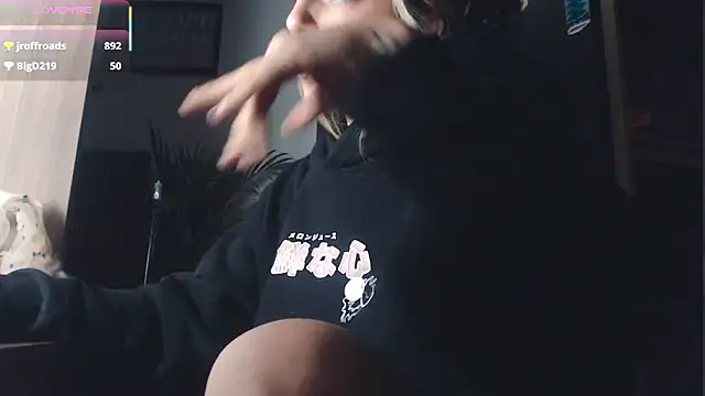 miabunnie (G young) - TAKE OFF SWEATER+BOOB TEASE 😳