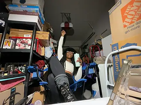 wynterheat (F milf) - ✨2 tokens per tip✨ 💧shower show💦