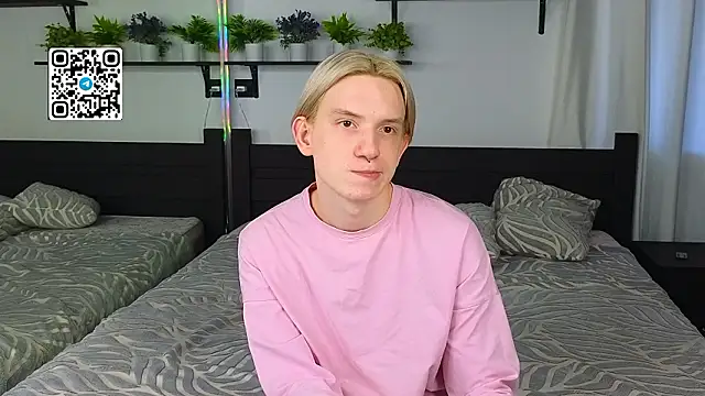 ron_vils (M twink) - take off your pants