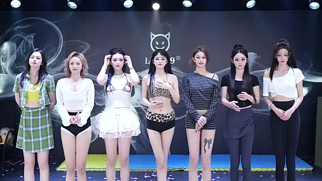 美女LU-909-在线直播