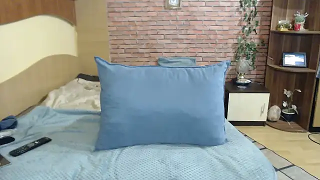 evelyneflirtymilf - EvelyneFlirtyMilf's free webcam