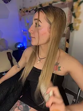 sara_sophia420 (F young) - sloppy deep throat with saliva