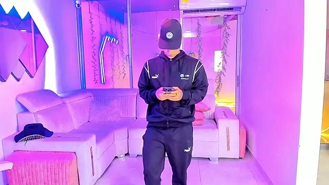 houseofwarrios - Houseofwarrios's free webcam - UK Sex Cams