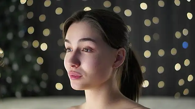 lettyslovacek (F teen) - Guess the color of my panties