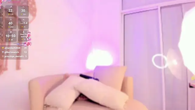 ginni_charlotte (F young) - position doggy no panty