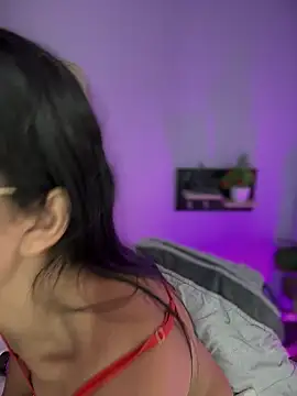 Webcam Model (daphnevans)  is live.Free join now!