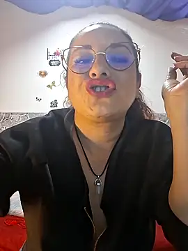 Webcam Model (zamy_x)  is live.Free join now!