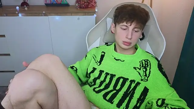 crisp1n (M young) - CUM SHOW