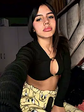 Laura-Khalifa webcam