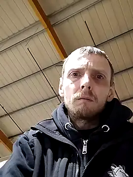 CrookedBunk3527 webcam