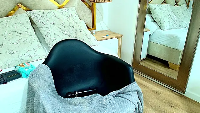 baby_scarleth_ (F teen) - Bounce boobs + spank