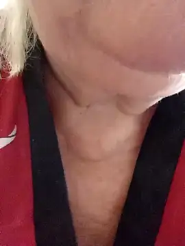 Webcam Model (Alexia64231)  is live.Free join now!