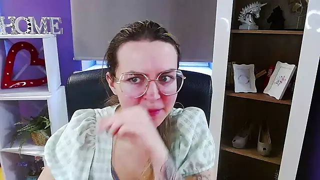 zoey_erotic - Zoey_Erotic's free webcam - UK Sex Cams