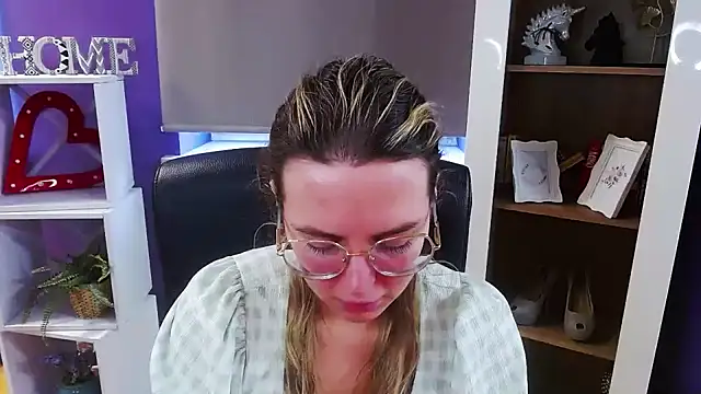 zoey_erotic - Zoey_Erotic's free webcam - UK Sex Cams