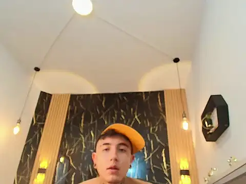 patrick_rango (M twink) - FINGER IN MY ASS