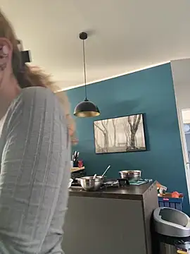 annikarose (F milf) - Tittenfick mit Dirty Talk