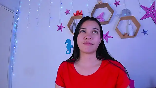 emiily_parkerr (F teen) - RUB FEET IN PUSSY