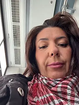 eveangelll (F milf) - Squirt gym locker (pvt open)