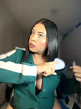 Webcam Model (cami_ortiz__)  is live.Free join now!