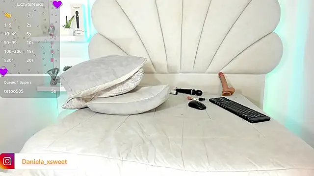 danielaangelina - Danielaangelina's free webcam - UK Sex Cams