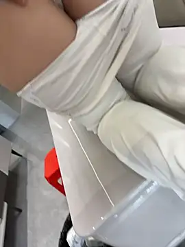 美女qwe522522在线直播