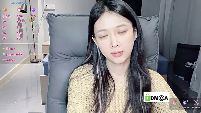 美女NiNi-baby520在线直播