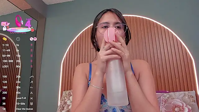 nayecloud - NayeCloud's free webcam - UK Sex Cams